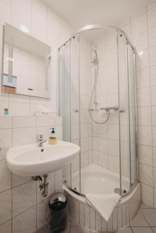 Hotel-Gasthof Zur Krone Waldaschaff Kültér fotó
