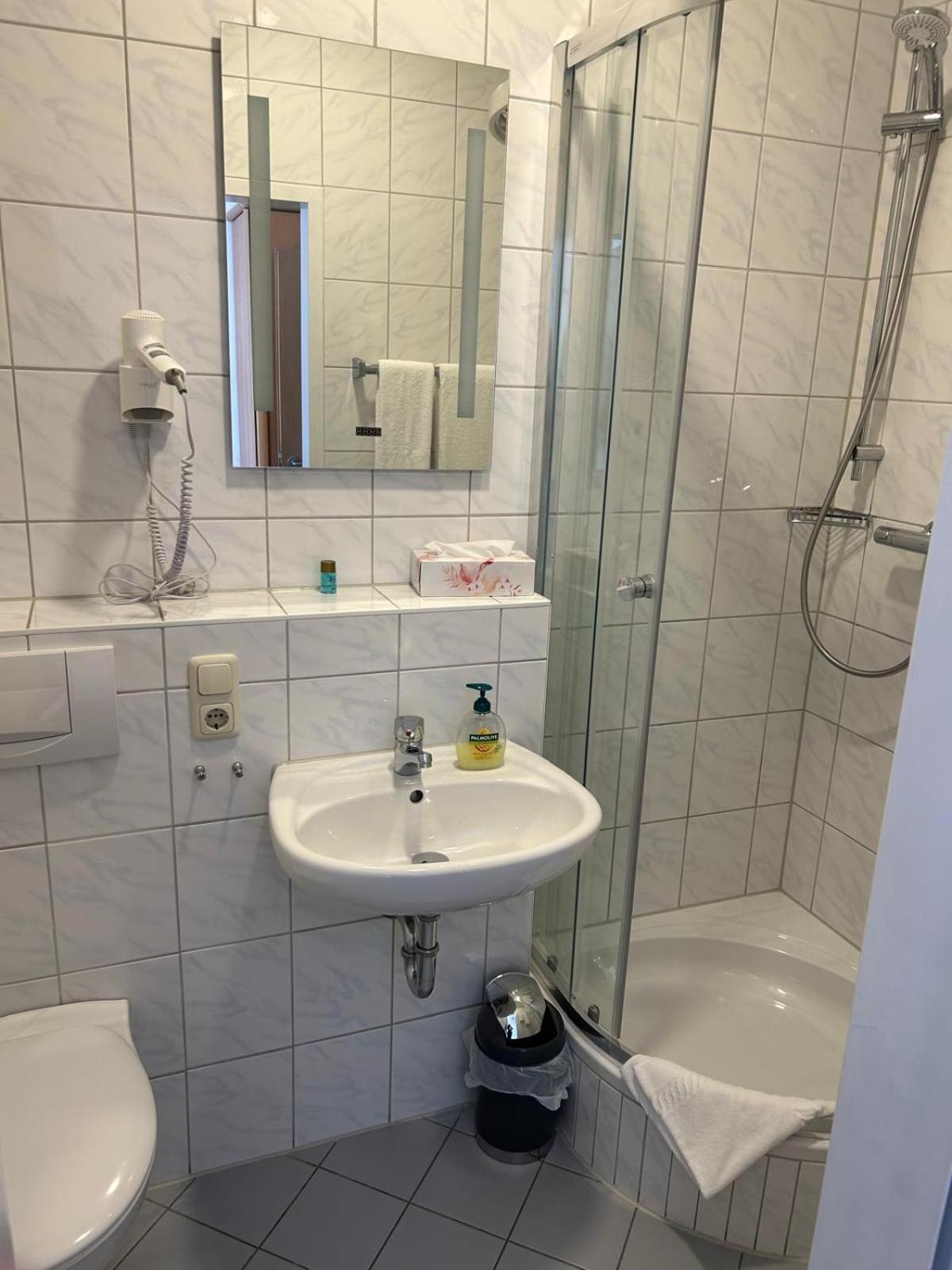 Hotel-Gasthof Zur Krone Waldaschaff Kültér fotó
