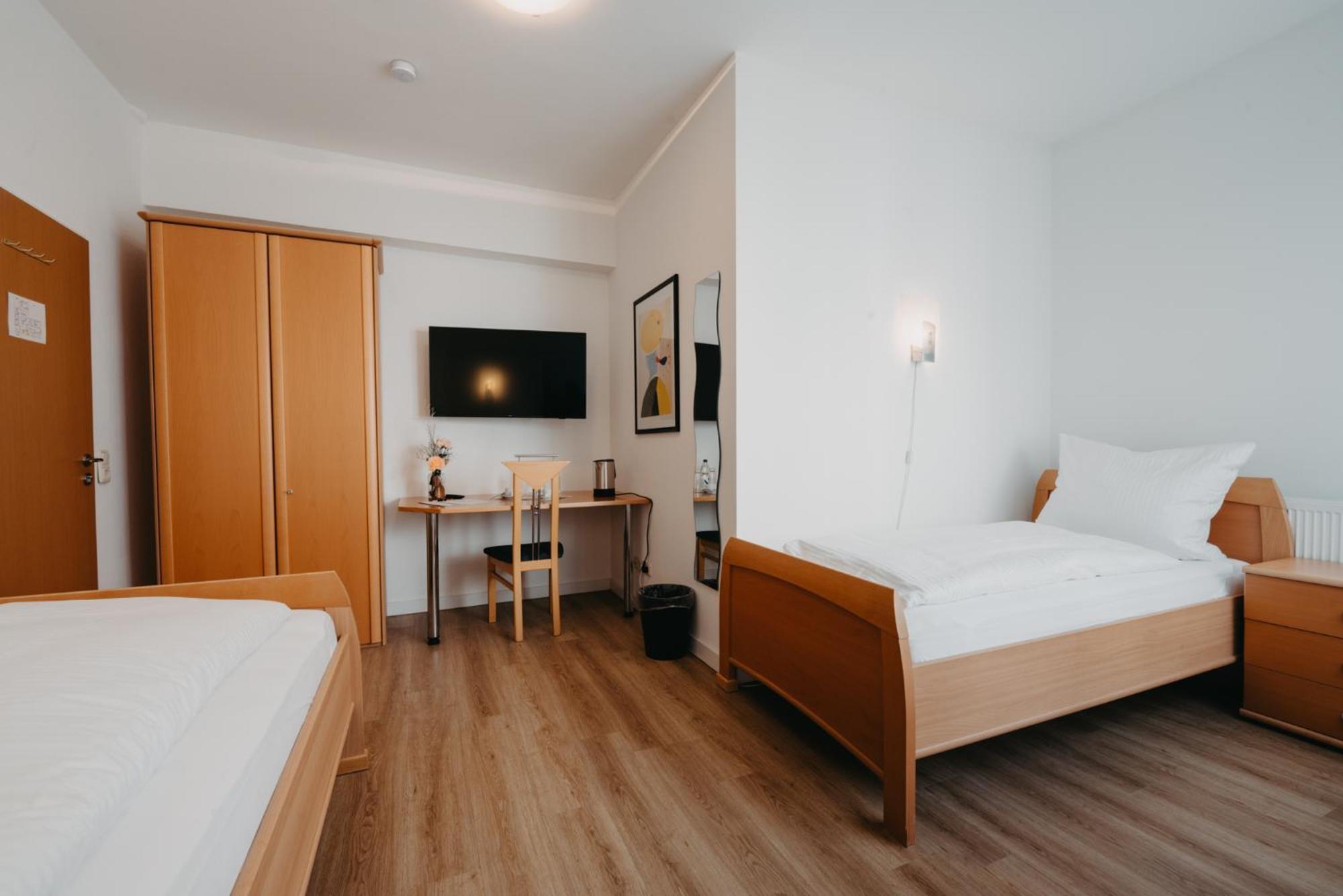 Hotel-Gasthof Zur Krone Waldaschaff Kültér fotó