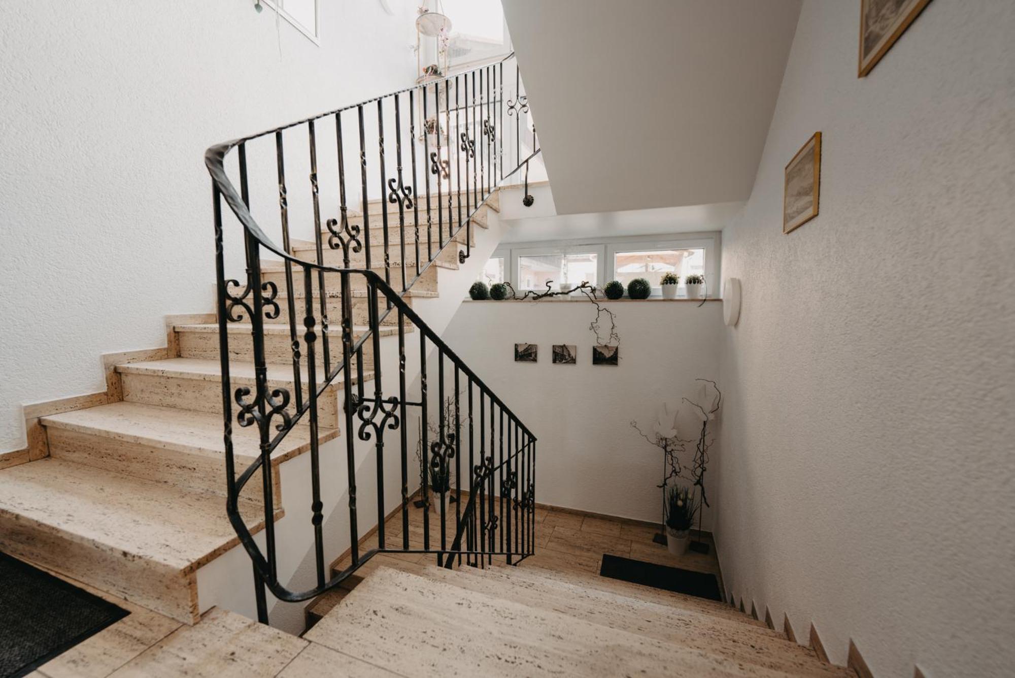 Hotel-Gasthof Zur Krone Waldaschaff Kültér fotó